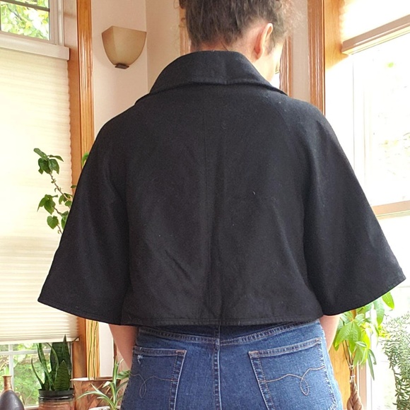 Black Cape-Like Cropped Jacket - Picture 3 of 4